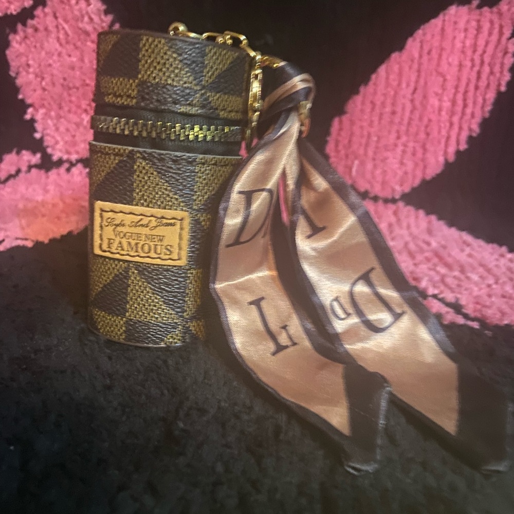 Vogue Brown and Black Patterned Cylinder Case